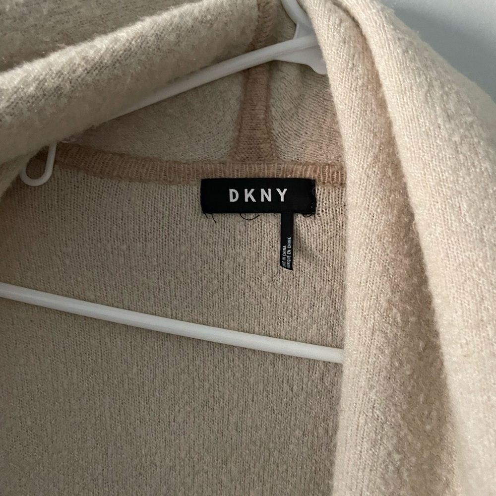 DKNY cardigan 12 - Picture 7 of 10
